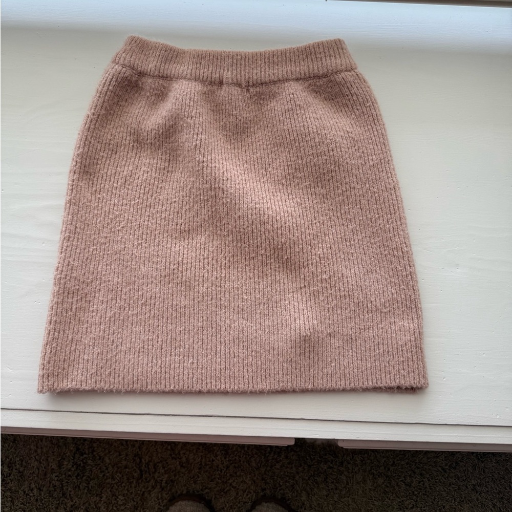 Chic Knit Mini Skirt in Soft Pink
